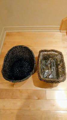 Deux Paniers en Osier