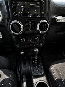 2018 Jeep Wrangler JK Unlimited Sahara - Photo 18