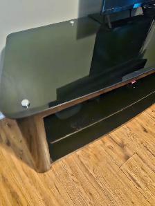 Quality glass tv stand with 3 shelves - Photo 2