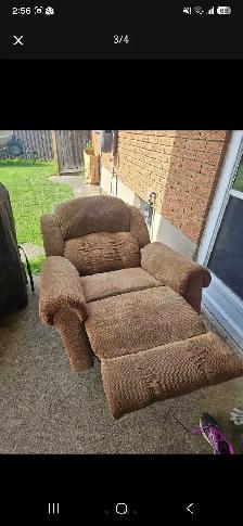 Recliner Chair for Sale - Photo 3