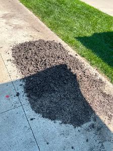 Free Black Dirt with 5% 5-10 mm shale.