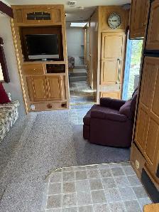 2004 Okanagan 30’ Fifth Wheel - Photo 10