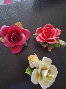 Vintage Porcelain Roses - Photo 2