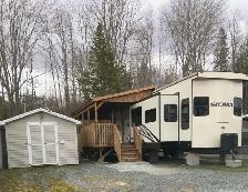 2019 Sierra camper with loft. - Photo 2