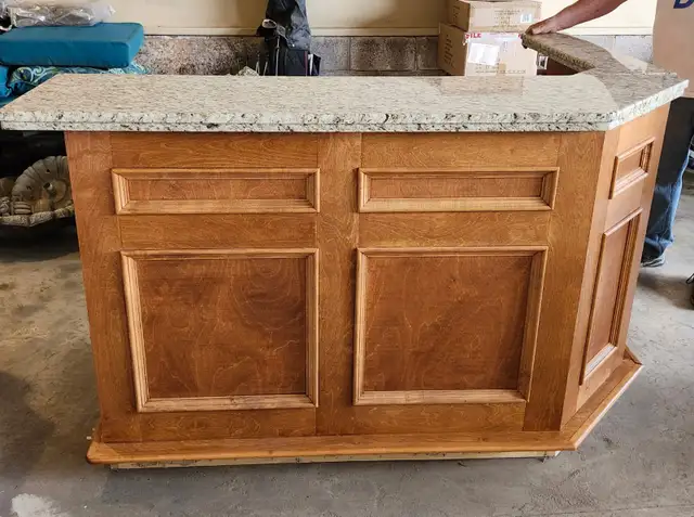 Custom L-Shaped Bar with Quartz Countertop