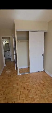 Room for rent In North York - Photo 2
