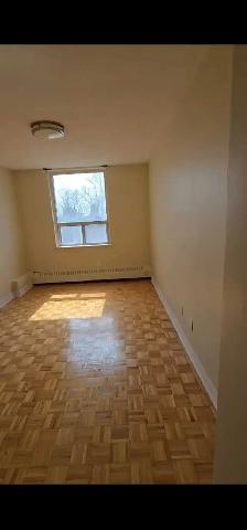 Room for rent In North York - Photo 6
