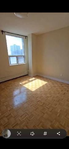 Room for rent In North York - Photo 7