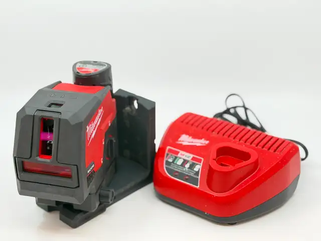 Milwaukee 3622-20 Green Cross Line Laser Level Kit - $299