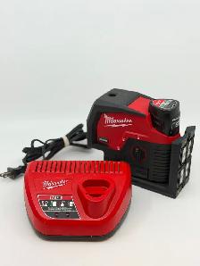 Milwaukee 3622-20 Green Cross Line Laser Level Kit - $299 - Photo 2
