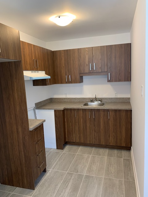 Rosemont ,3 1/2 , Renover. Chauffage et Eau Chaude Inclus!!
