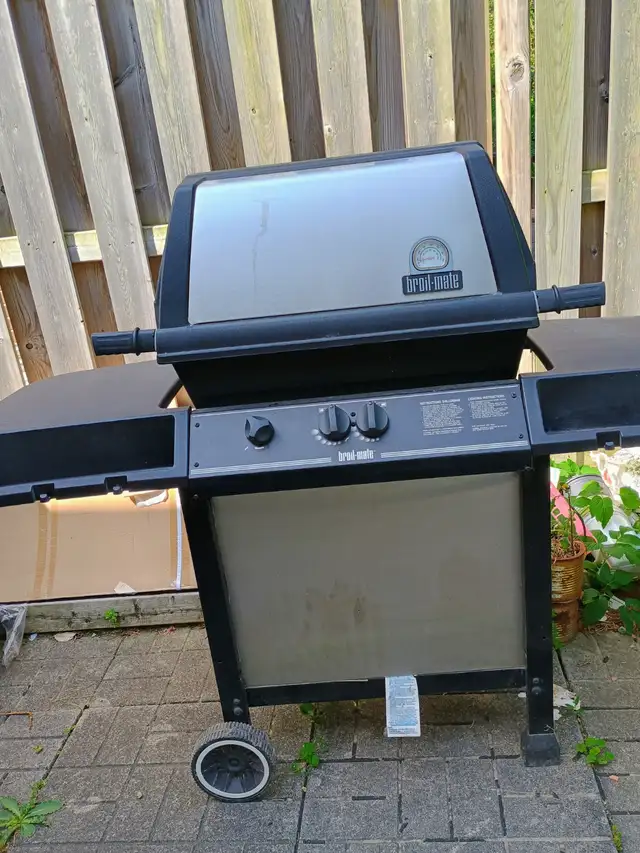 Broil-Mate 2-Burner Propane Gas BBQ Grill （including a gas tank）