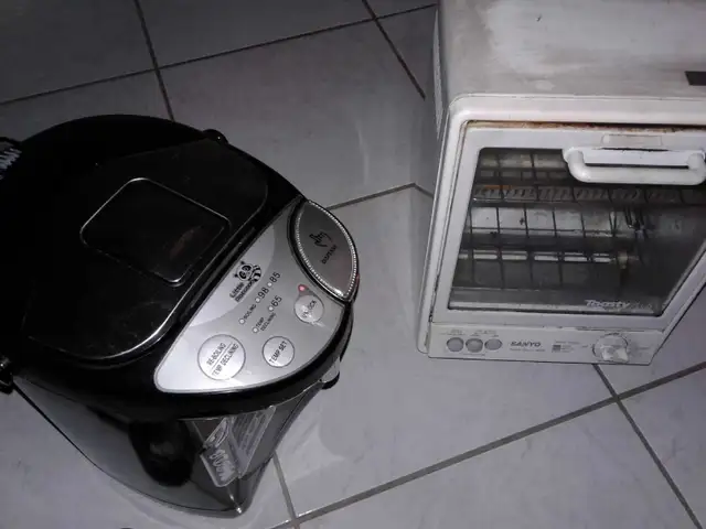 Electronic liquid boiler & toaster oven  $10 each / $15 for both