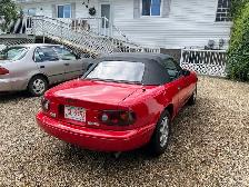 1996 Mazda Miata 5speed Convertible - Photo 2