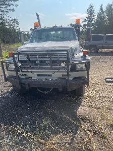 Older Ford Diesel winch truck - Photo 2