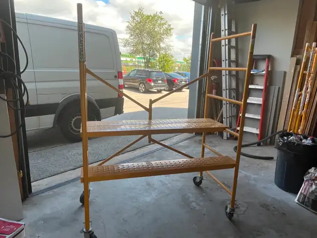 GENTLY USED SCAFFOLD FOR SALE