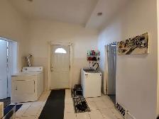 Room for Rent in 3BR Apt –Queen & Gladstone – Utilities Included - Photo 5