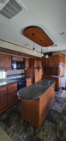 2012 Heartland BigCountry 3650RL 5th wheel - Photo 4