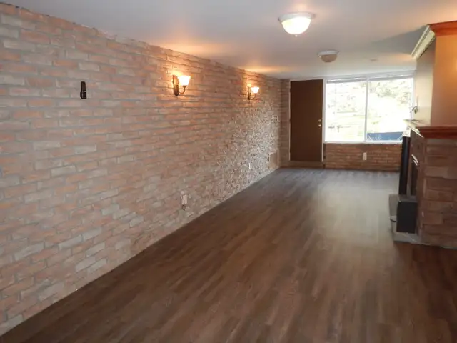 Beautiful & Bright 1-Bedroom Walkout Apartment – Oshawa
