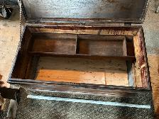 Antique Tool Chest Trunk or coffee table - Photo 6