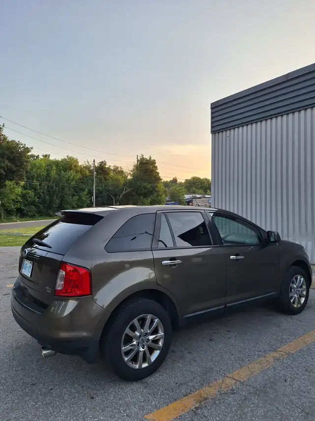 2011 - Ford Edge AWD SEL
