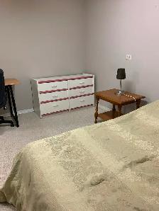 One room available in 2 BR basement - Photo 4