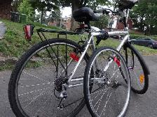 VÉLO HYBRIDE EN ALUMINIUM, PLUS ACCESSOIRES, 140$ LE TOUT. - Photo 6