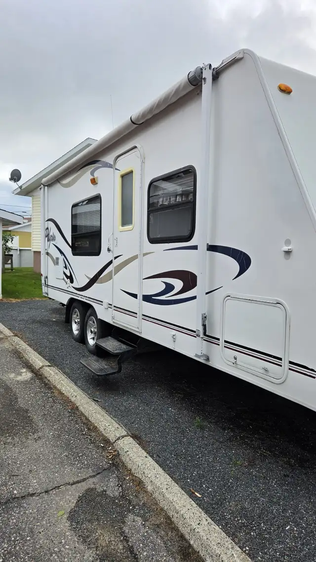 2008 - 21ft Lite Pilgram Camping Trailer