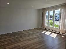 Beautiful Renovated 4-Bedroom Home for Rent - Photo 3