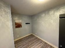 Spacious 1 Bedroom Apt - Heat, Electricity, Light Included - Photo 6
