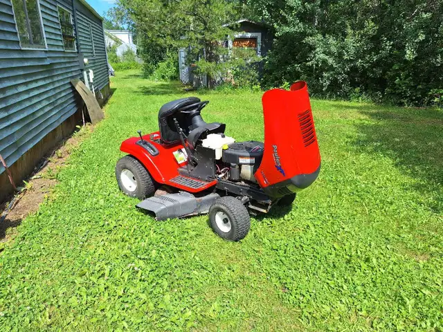 Poulan Pro XT 15.5HP 42