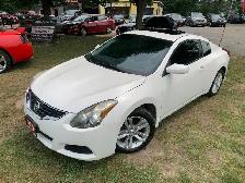 2011 NISSAN ALTIMA COUPE LOW KMS W SAFETY LOADED - Photo 2