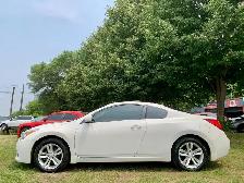 2011 NISSAN ALTIMA COUPE LOW KMS W SAFETY LOADED - Photo 3