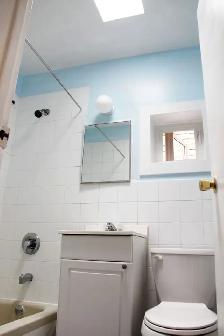 1478 Eglinton Avenue West #3: 2 Beds 1 Bath - Photo 2