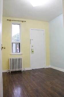 1478 Eglinton Avenue West #3: 2 Beds 1 Bath - Photo 5