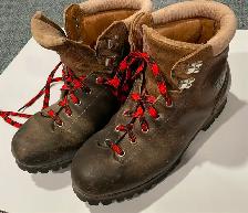 Vasque Mountaineering Leather Hiking Boots - Photo 2