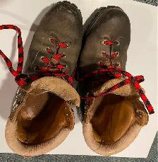 Vasque Mountaineering Leather Hiking Boots - Photo 5