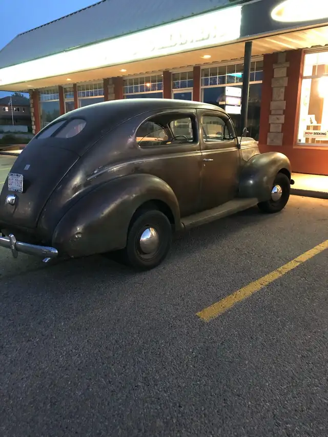 40 Ford Tudor Standard Coach