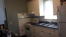 NEAR VICTORIA PARK SUBWAY MAIN FLOOR ONE ROOM FOR RENT - Photo 3