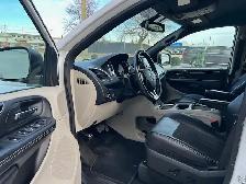 2019 Dodge Grand Caravan SXT Premium Plus 2WD - Photo 9