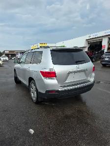 2013 Toyota Highlander SE - Photo 3