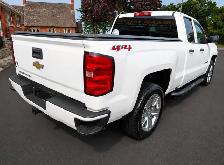 2018 Chevrolet Silverado 1500 4WD Double Cab 143.5' Custom | Bac - Photo 4