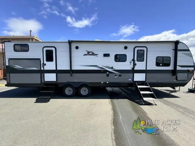 2023 Jayco Jay Flight 324BDS 2 Slide Outs - Bunk Room