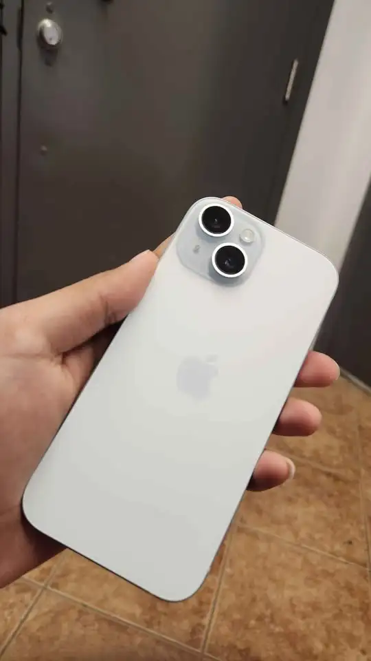 Apple iPhone 15 – 512GB – Open Box