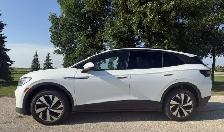 2023 Volkswagen ID.4 Pro S AWD ONE OWNER - NO ACCIDENTS - Photo 3