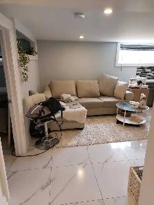 Beautiful 1 bedroom apt steps to Lawrence west subway station - Photo 3