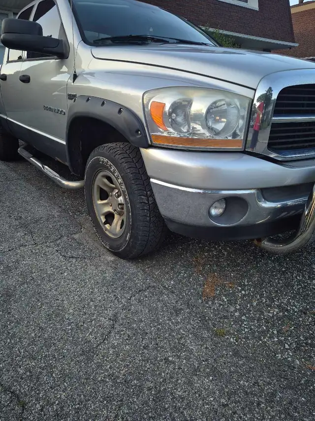 2006 Dodge Ram 1500 4x4 Hemi!