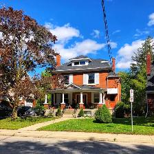 Top Floor 1 Bedroom Near Waterloo Park & Universities