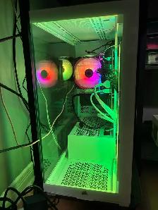 Gaming PC with dual monitors