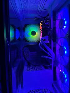 Gaming PC with dual monitors - Photo 3